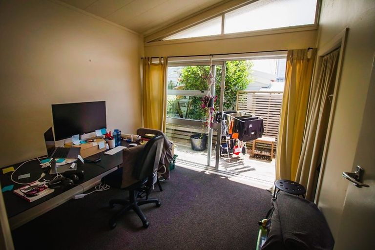 Photo of property in 3 Tyne Road, Forrest Hill, Auckland, 0620