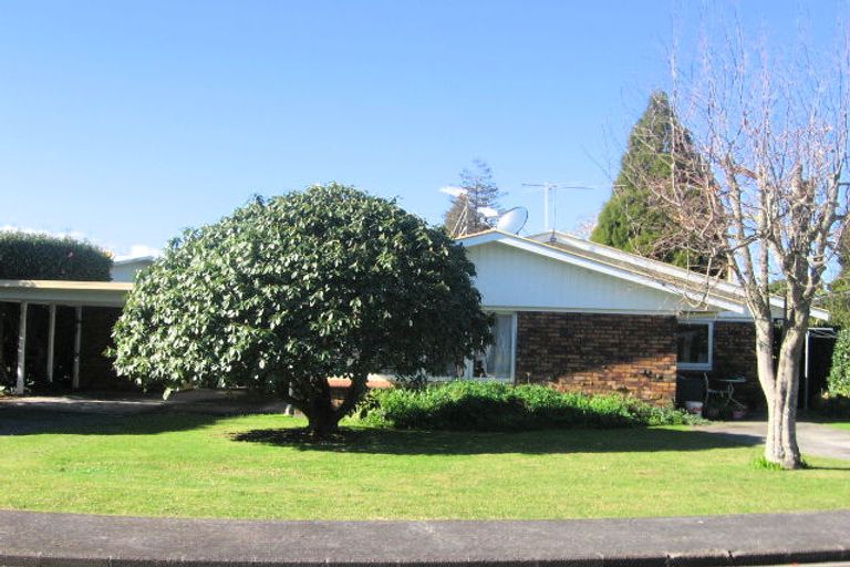 Photo of property in 5 Mccall Place, Opaheke, Papakura, 2113