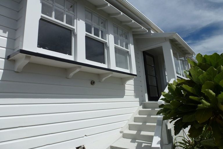 Photo of property in 5a Grove Road, Kelburn, Wellington, 6012