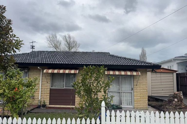 Photo of property in 83 Lynwood Road, New Lynn, Auckland, 0600