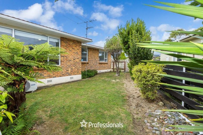 Photo of property in 15a Bonnie Glen Crescent, Ebdentown, Upper Hutt, 5018