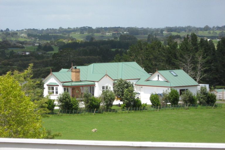 Photo of property in 189 Hanham Road, Kumeu, 0891