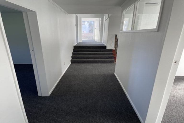 Photo of property in 6 Churton Drive, Churton Park, Wellington, 6037