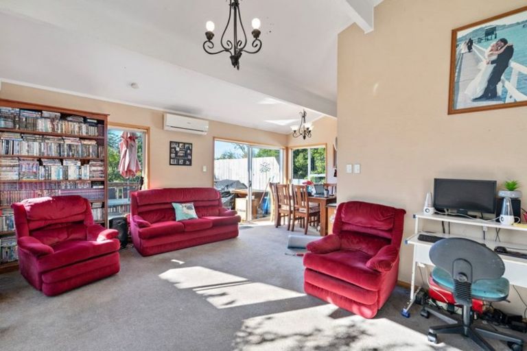 Photo of property in 12 Dunraven Place, Torbay, Auckland, 0630