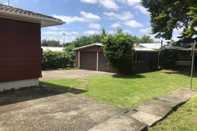 Photo of property in 6 Solo Place, Manurewa, Auckland, 2102