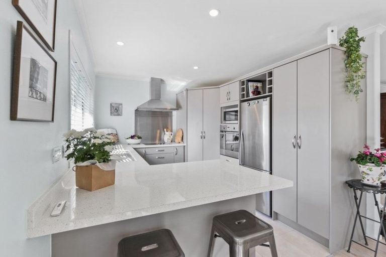 Photo of property in 6 Orewa Street, Torbay, Auckland, 0630