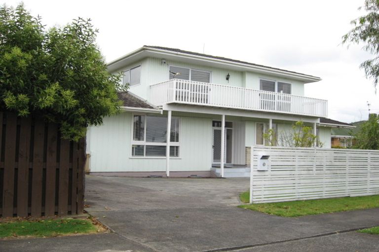Photo of property in 4 Muir Avenue, Mangere Bridge, Auckland, 2022