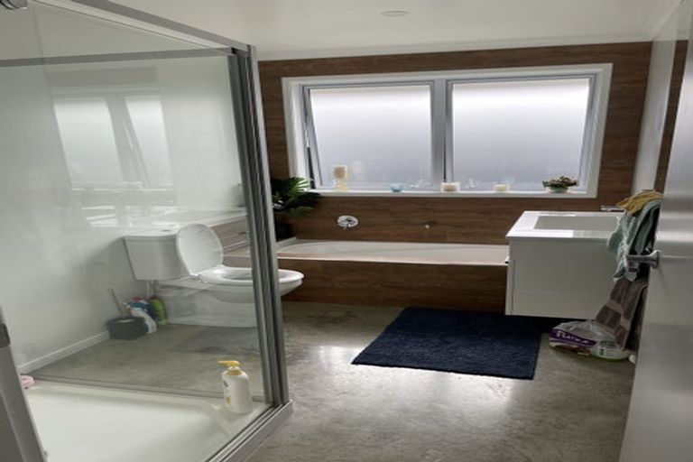 Photo of property in 9 Passchendaele Grove, Trentham, Upper Hutt, 5018