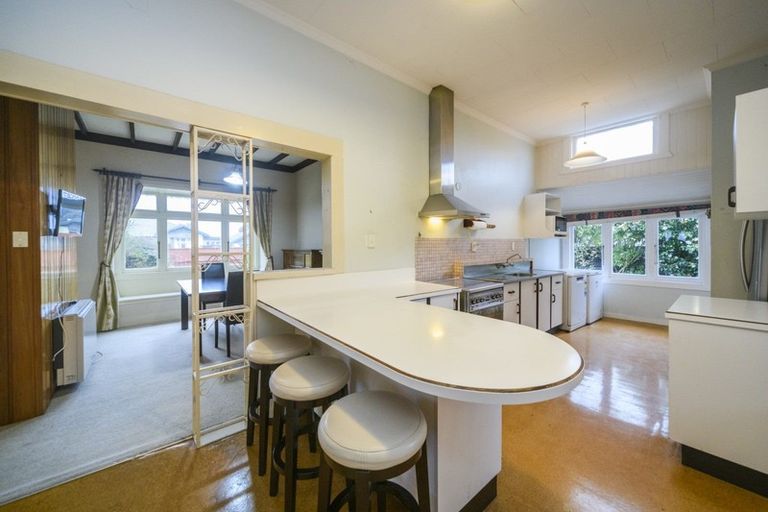 Photo of property in 11 Beresford Street, Takaro, Palmerston North, 4410