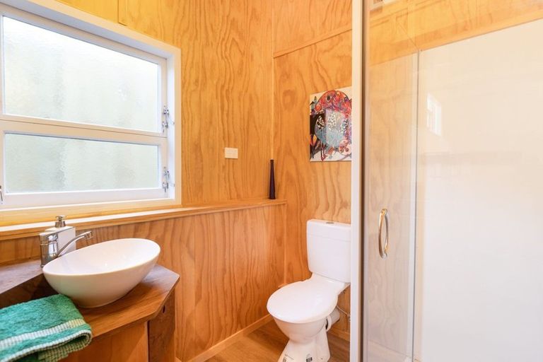 Photo of property in 90 Resolution Road, Welcome Bay, Tauranga, 3112