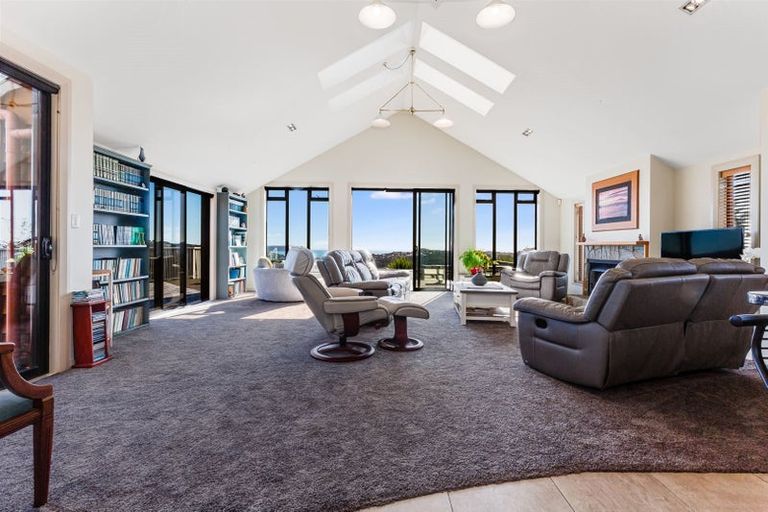 Photo of property in 16 Kahurangi Heights, Aotea, Porirua, 5024