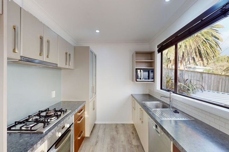 Photo of property in 14c Bracken Road, Newlands, Wellington, 6037