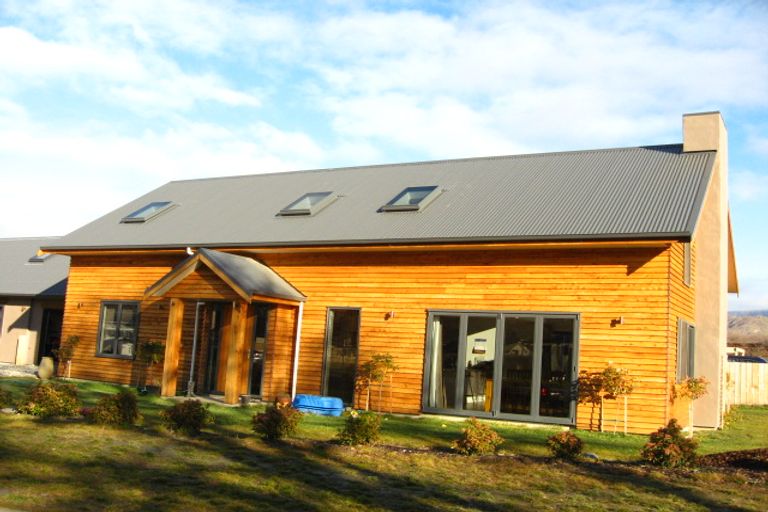 Photo of property in 16 Erskine Street, Lake Hayes, Queenstown, 9304