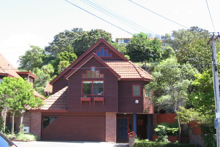 Photo of property in 16 Glen Road, Kelburn, Wellington, 6012
