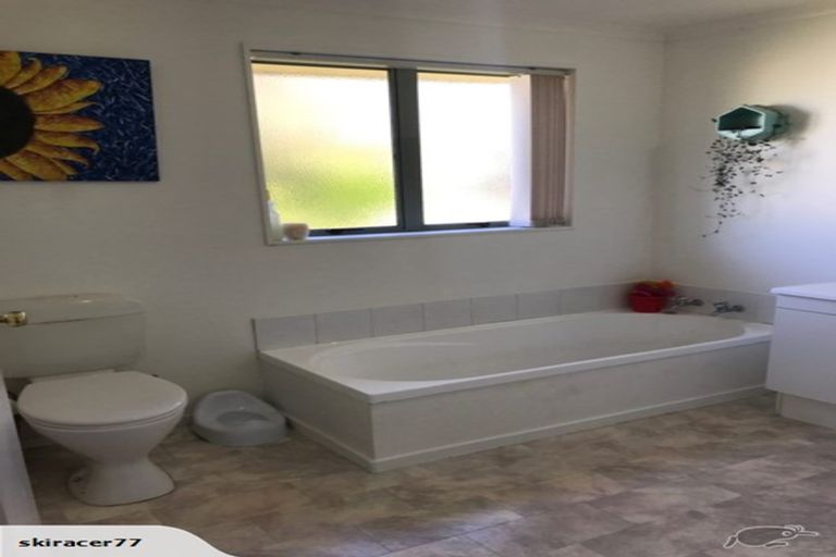 Photo of property in 12 Shannon Place, Nawton, Hamilton, 3200