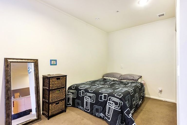 Photo of property in Luna Apartments, 1n/16 Burton Street, Grafton, Auckland, 1010