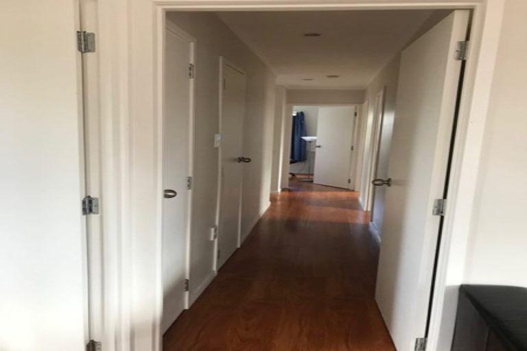 Photo of property in 2/47 Larnoch Road, Henderson, Auckland, 0610