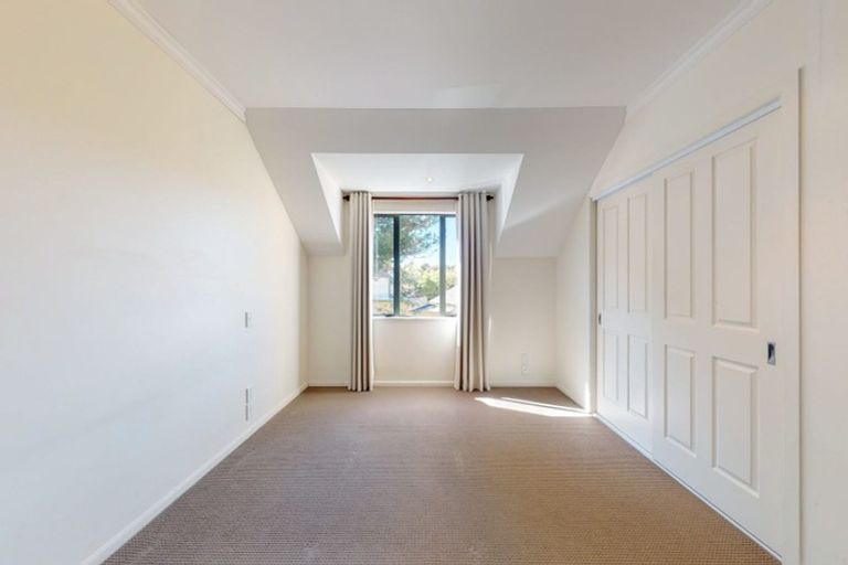 Photo of property in 35 Futuna Close, Karori, Wellington, 6012