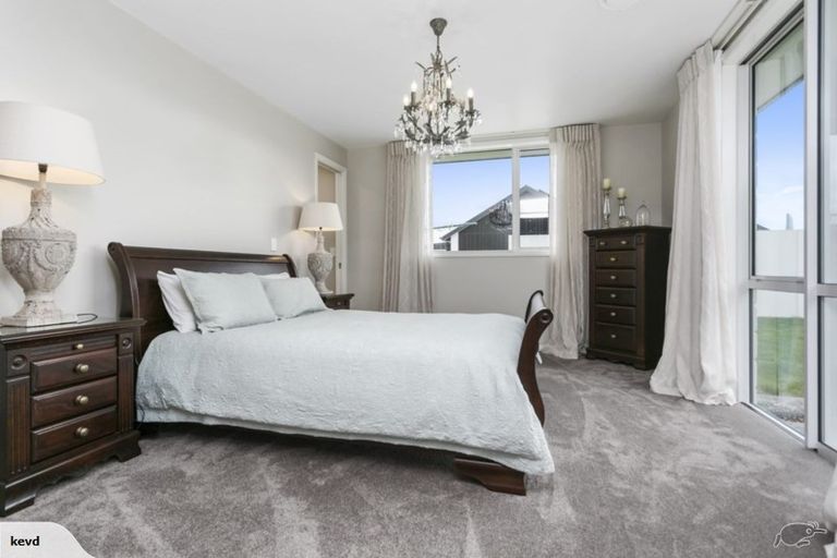 Photo of property in 129 Saint Kilda Road, Cambridge, 3434