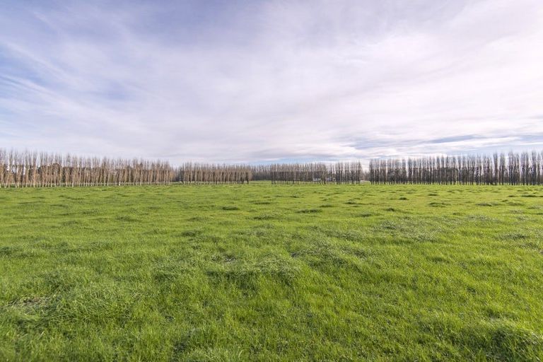 Photo of property in 10 Jelfs Road, Woodend Beach, Woodend, 7691