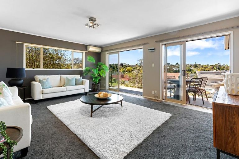 Photo of property in 9 Robin Lane, Browns Bay, Auckland, 0630