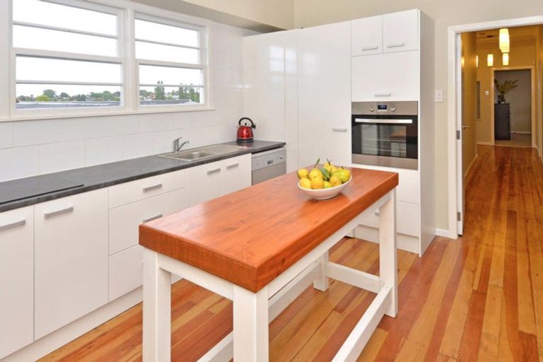 Photo of property in 58 Hillcrest Road, Papatoetoe, Auckland, 2025