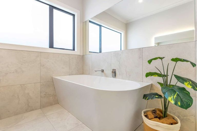 Photo of property in 168 Kupe Drive, Whitianga, 3510