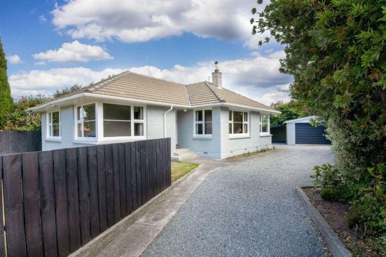 Photo of property in 1 Dalton Place, Burnside, Christchurch, 8053
