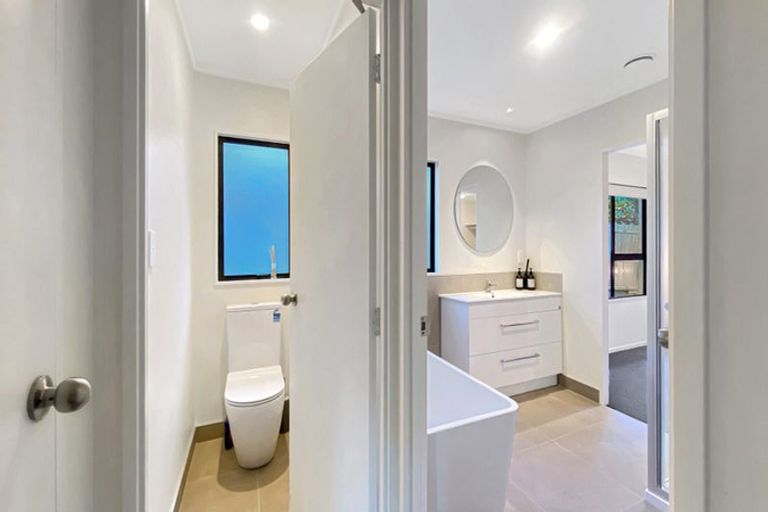 Photo of property in 23 Ian Sage Avenue, Torbay, Auckland, 0630