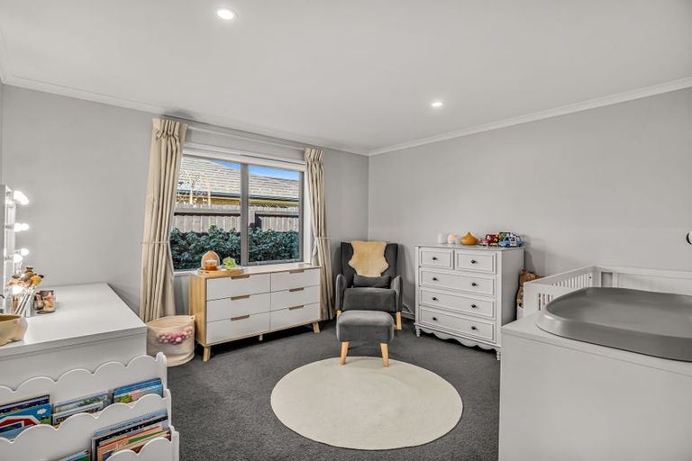 Photo of property in 6 Dunlops Crescent, Marshland, Christchurch, 8083