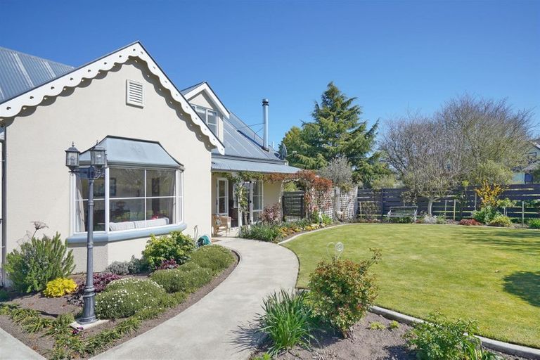 Photo of property in 33 Taranaki Drive, Woodend, 7610