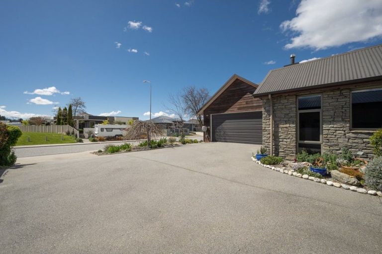Photo of property in 35 Larch Crescent, Alexandra, 9320