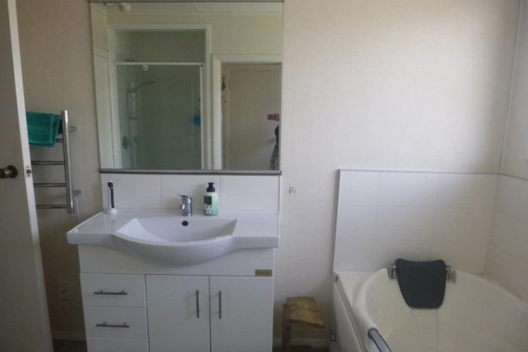 Photo of property in 27 Golders Road, Elderslea, Upper Hutt, 5018