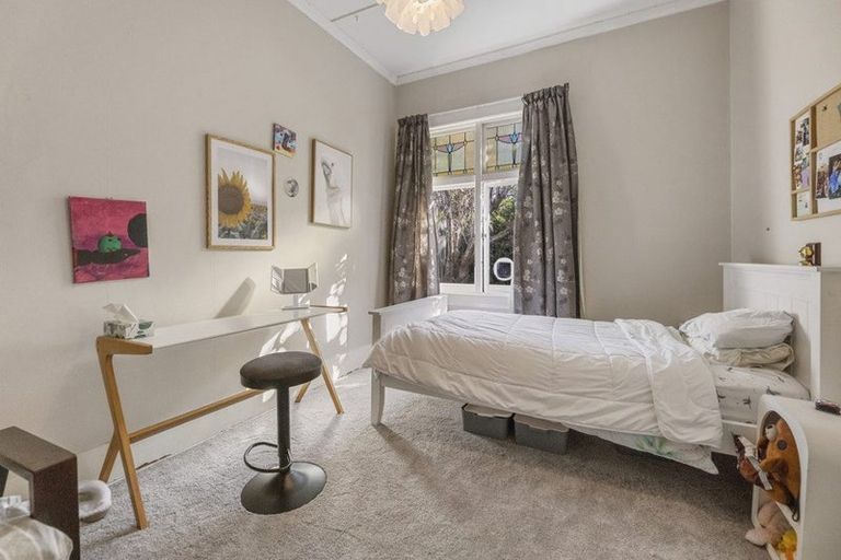 Photo of property in 20 Hargest Crescent, Saint Kilda, Dunedin, 9012