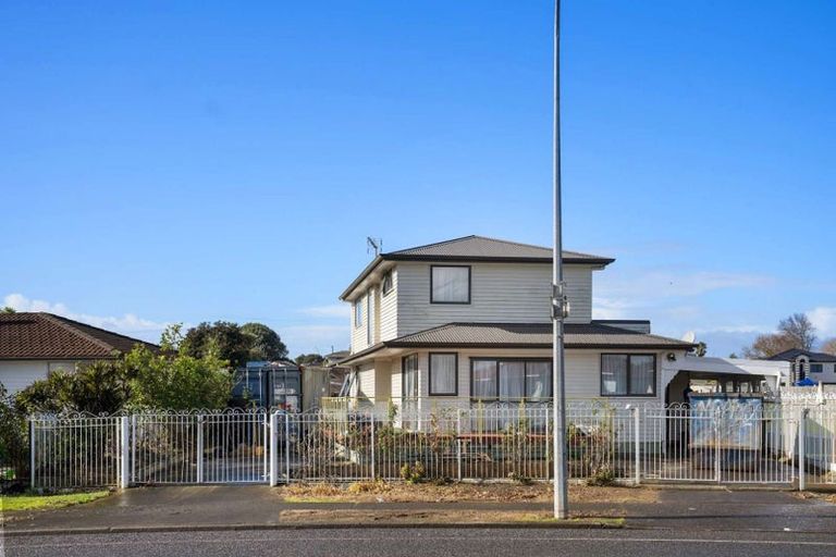 Photo of property in 26 Othello Drive, Clover Park, Auckland, 2023
