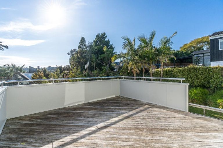 Photo of property in 4/7 Radiata Lane, Chatswood, Auckland, 0626