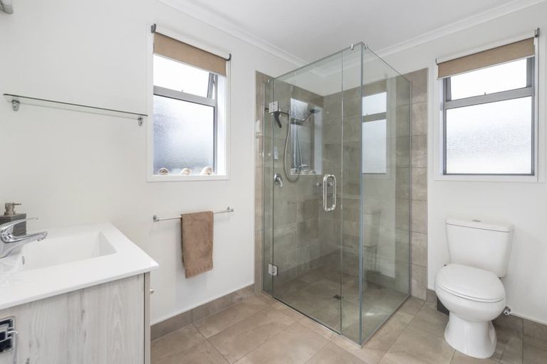 Photo of property in 4 Rogers Place, Kinloch, Taupo, 3377