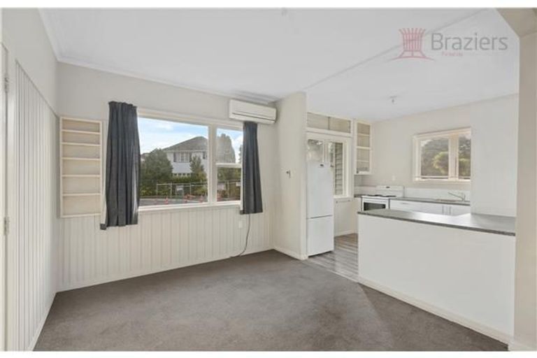 Photo of property in 2/5 Tara Street, Riccarton, Christchurch, 8041