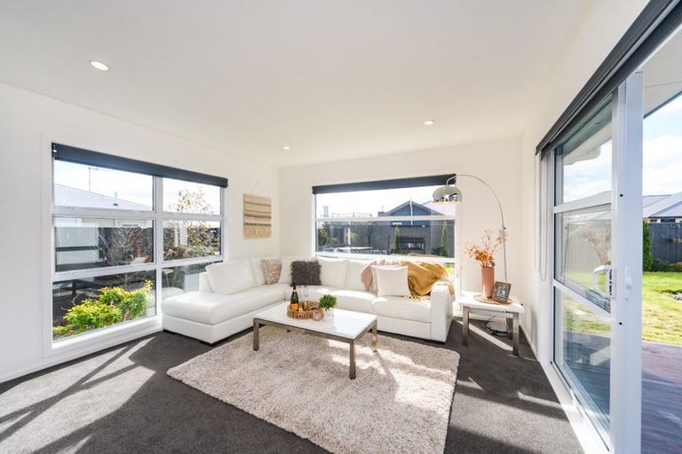 Photo of property in 175 Pacific Drive, Fitzherbert, Palmerston North, 4410