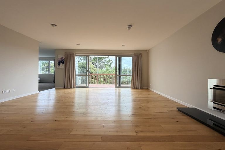 Photo of property in 70 Laurel Oak Drive, Schnapper Rock, Auckland, 0632