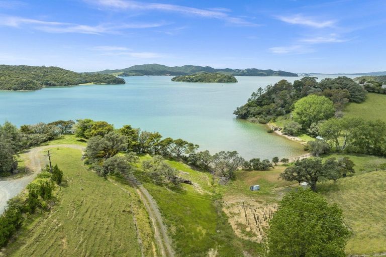 Photo of property in 130 Whangaruru Wharf Road, Whangaruru, Russell, 0184