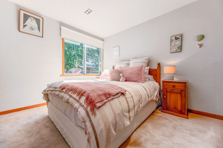 Photo of property in 32 Lorna Irene Drive, Raumati South, Paraparaumu, 5032