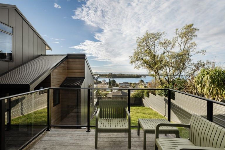 Photo of property in 2 Keam Way, Welcome Bay, Tauranga, 3112