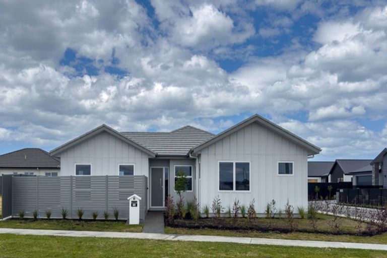 Photo of property in 102 Eriksen Road, Te Awa, Napier, 4110