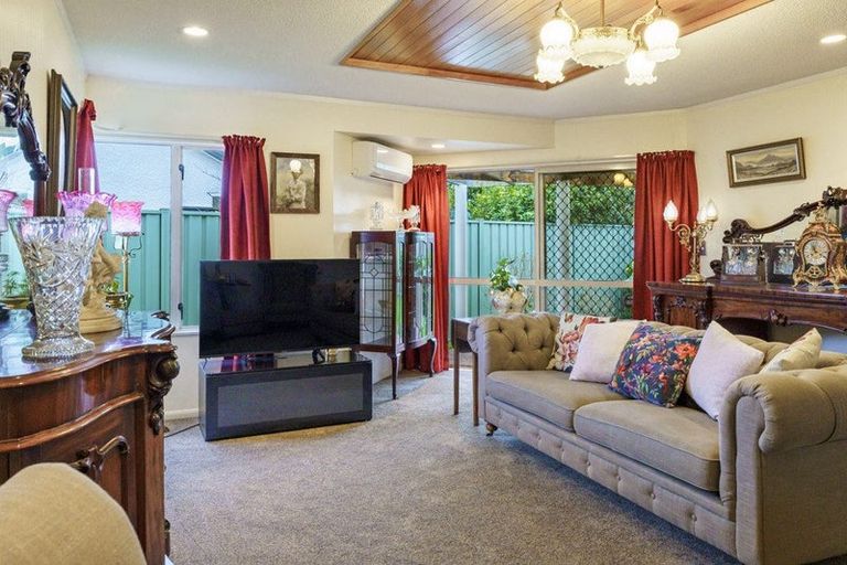 Photo of property in 11b Cheval Place, Taradale, Napier, 4112