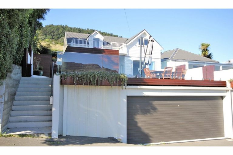 Photo of property in 72 Oxford Street, Lyttelton, 8082