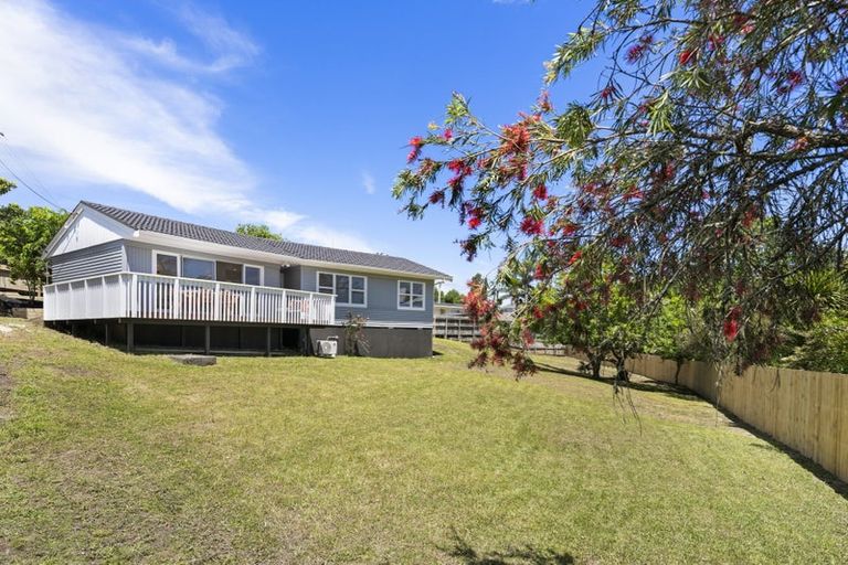 Photo of property in 12 Kiernan Place, Kelston, Auckland, 0602