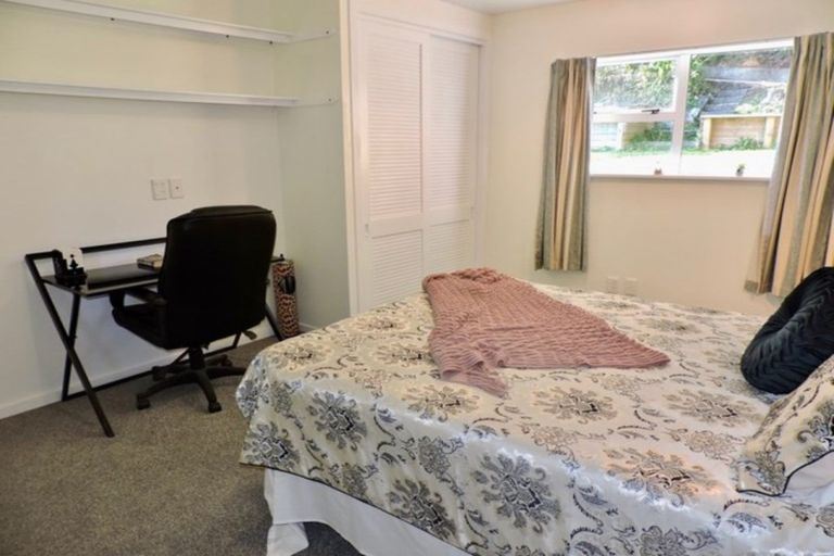 Photo of property in 8 Saint Catherines Terrace, Tawa, Wellington, 5028