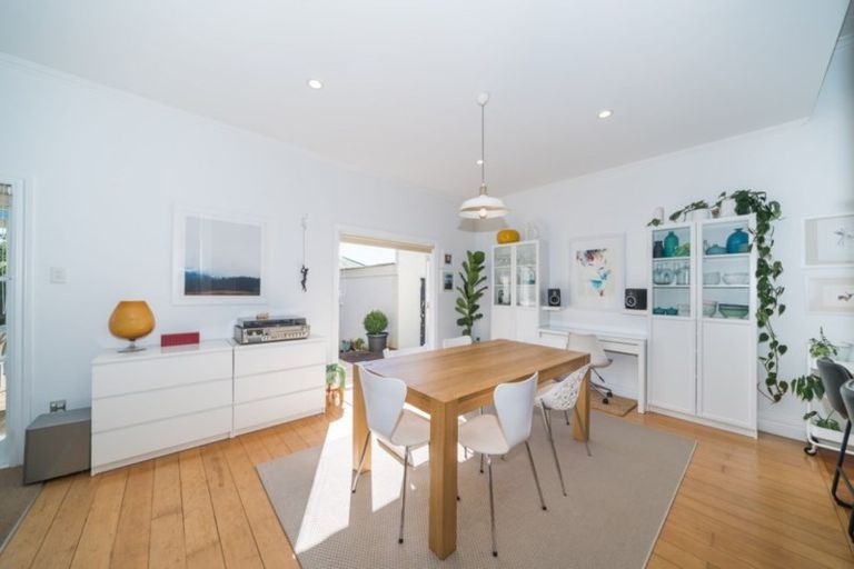 Photo of property in 15 Douglas Street, West End, Palmerston North, 4412