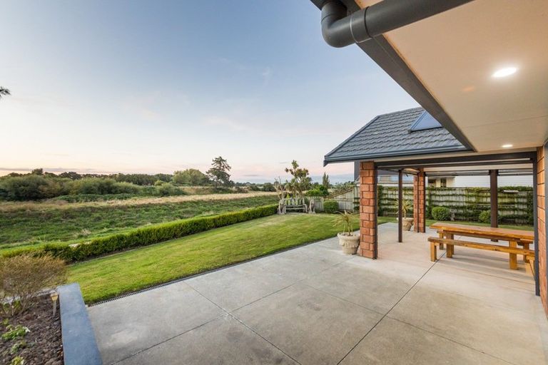 Photo of property in 30 Grand Oaks Drive, Awapuni, Palmerston North, 4412